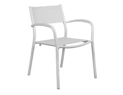 La imagen muestra una silla moderna de color blanco. La silla tiene un diseño minimalista con un respaldo recto y delgado. Los brazos de la silla están curvados y conectados directamente a las patas delanteras, las cuales son delgadas y rectas