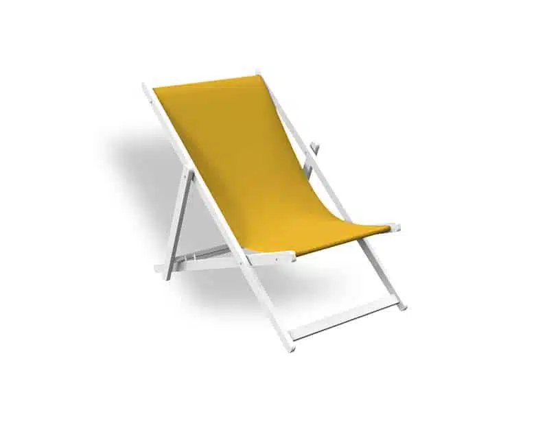 Mini tumbona plegable de diseño minimalista en color amarillo, con estructura de madera y asiento de tela resistente, aislada sobre fondo blanco